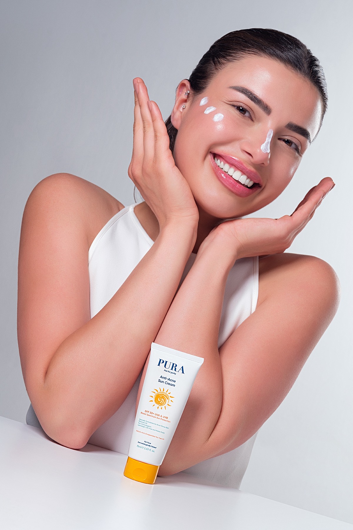 Geniş Spektrumlu Akne Karşıtı SPF50+ Güneş Koruyucu Krem 75 ml