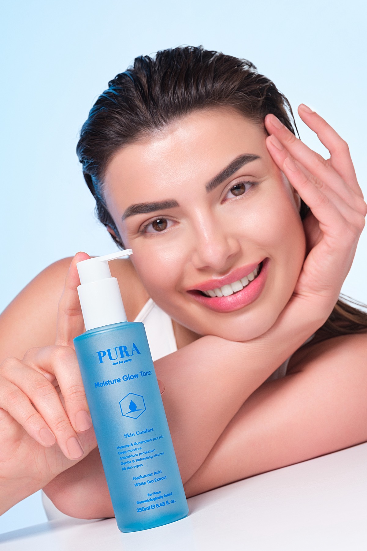 Moisture Glow Toner Canlandırıcı ve Ferahlatıcı Yüz Toneri 250 ml